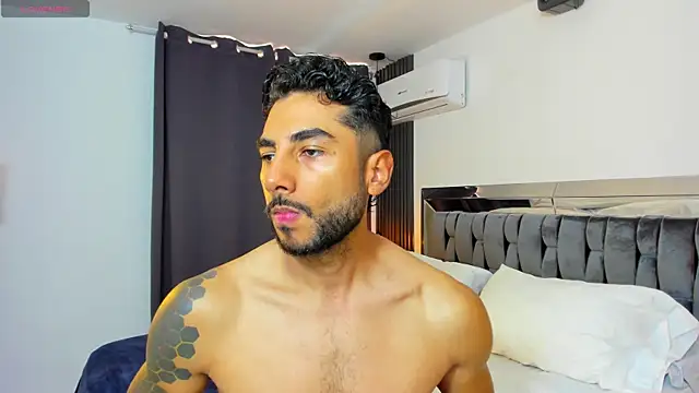 Snapshot of MARC_THOMPSON_ chatting on 09-18-25, 03:03 MARC THOMPSON online show from 09-18-25, 03:03