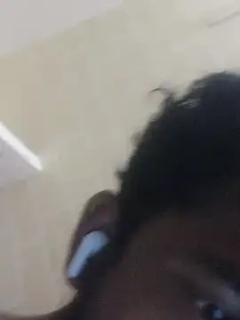 Snapshot of Chloe_1122 chatting on 02-20-25, 01:57 Chloe 1122 online show from 02-20-25, 01:57