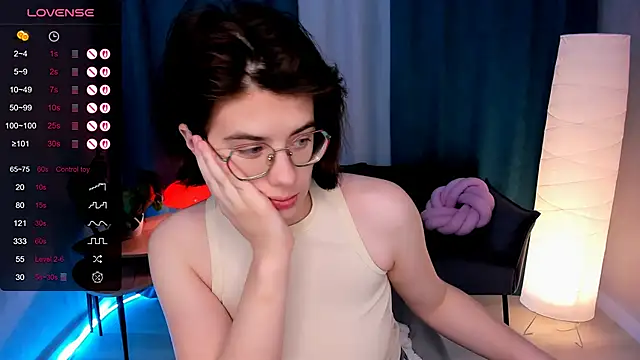 BellaCaress online show from 11-19-25, 02:22