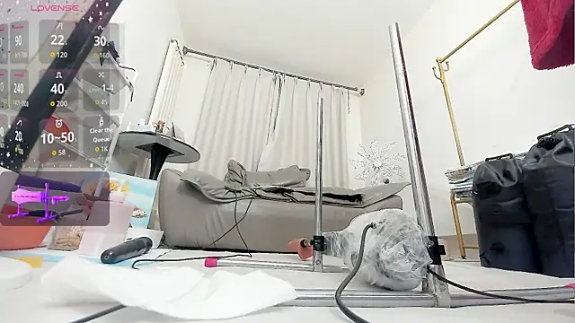 fox-yiyi online show from 12-18-25, 12:11