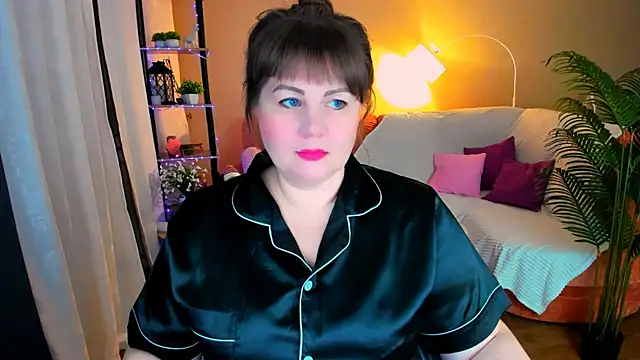 Snapshot of CrystaalStaar chatting on 11-18-25, 08:24 CrystaalStaar online show from 11-18-25, 08:24