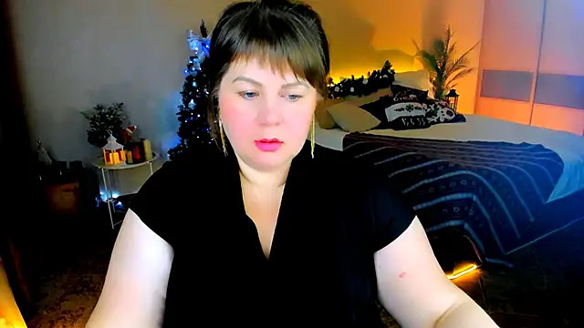 Snapshot of CrystaalStaar chatting on 12-13-25, 07:53 CrystaalStaar online show from 12-13-25, 07:53