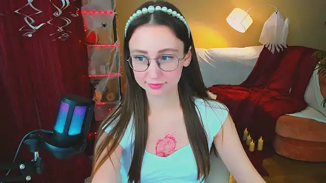 YourLovellyStory online show from 10-24-25, 04:25