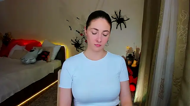 Snapshot of SensitiveSooul chatting on 10-26-25, 12:00 SensitiveSooul online show from 10-26-25, 12:00