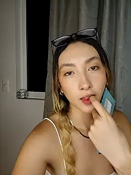 LauMiller online show from 11-19-25, 11:38