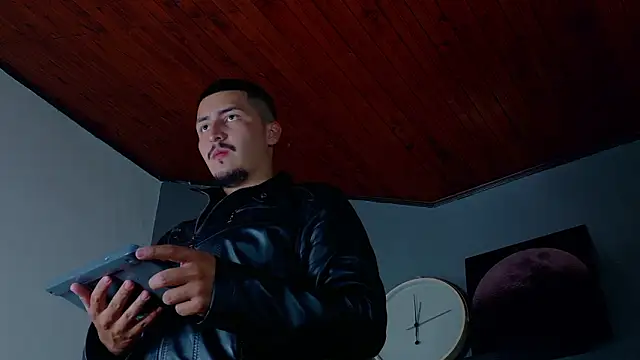 MrFox   online show from 02-25-26, 07:23