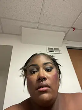 Cocomamii1 online show from 01-13-26, 11:43