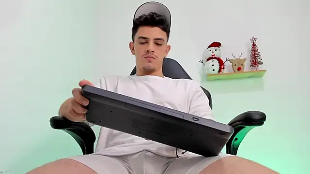 Mikecooper online show from 12-15-25, 10:58