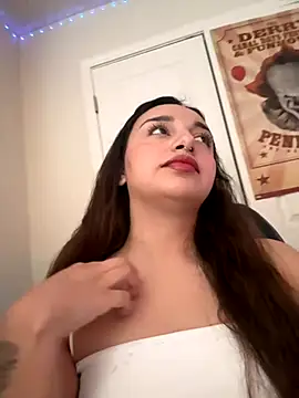 CharmingMaddie online show from 10-26-25, 04:13