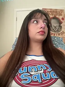 CharmingMaddie online show from 11-17-25, 05:19