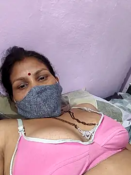 Love-pari077 online show from 10-18-25, 02:29