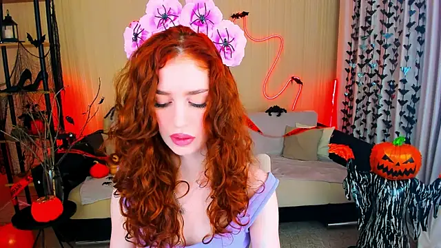 ChristinaConteeree online show from 10-27-25, 07:18