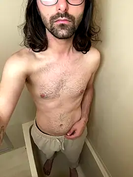 Snapshot of Frankieyyy1 chatting on 10-25-25, 08:03 Frankieyyy1 online show from 10-25-25, 08:03