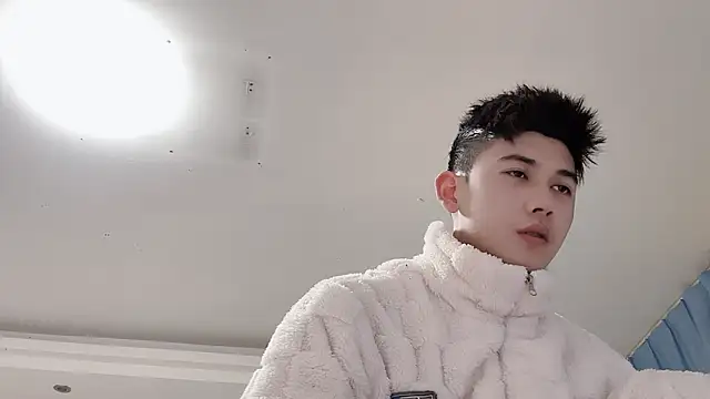 xiaojie2563 online show from 02-04-26, 12:55