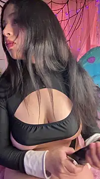 Snapshot of emma_fiore4_ chatting on 10-21-25, 02:18 emma fiore4  online show from 10-21-25, 02:18