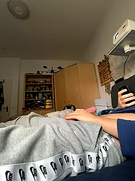 xmilolivex online show from 10-16-25, 10:16