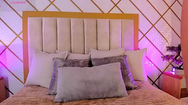 GretaVelvet online show from 11-27-25, 07:38