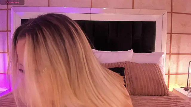 GretaVelvet online show from 02-25-26, 07:45