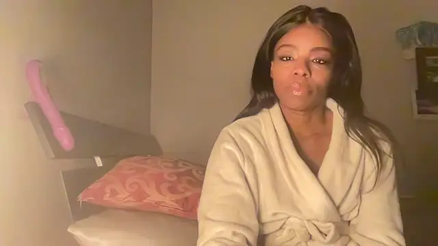 Snapshot of Peachyz69 chatting on 02-05-26, 02:27 Peachyz69 online show from 02-05-26, 02:27