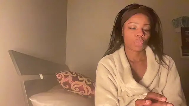 Snapshot of Peachyz69 chatting on 02-15-26, 07:16 Peachyz69 online show from 02-15-26, 07:16