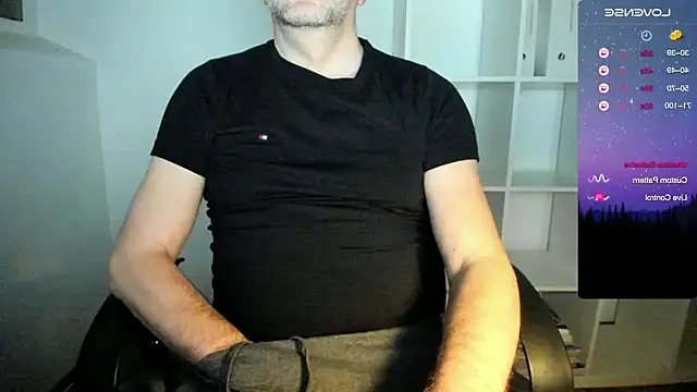 Snapshot of german9inch chatting on 01-11-25, 11:56 german9inch online show from 01-11-25, 11:56