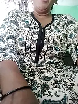 Snapshot of Monika_Telugu_Girl chatting on 12-23-25, 04:32 Monika Telugu Girl online show from 12-23-25, 04:32