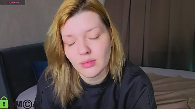 Michele Greenn online show from 04-15-26, 01:12