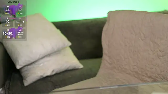 NovaHollisx online show from 10-19-25, 04:24