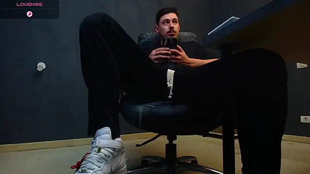 EnzoRace online show from 10-27-25, 05:55