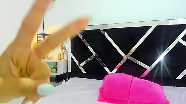 iisabella noa online show from 09-15-25, 12:38