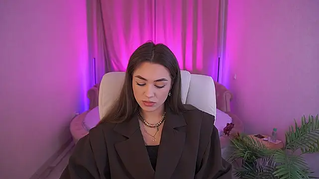 Snapshot of EricaSin chatting on 10-11-25, 07:18 EricaSin online show from 10-11-25, 07:18