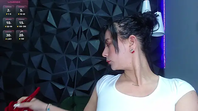 Snapshot of helenasaenz chatting on 11-20-25, 12:38 helenasaenz online show from 11-20-25, 12:38