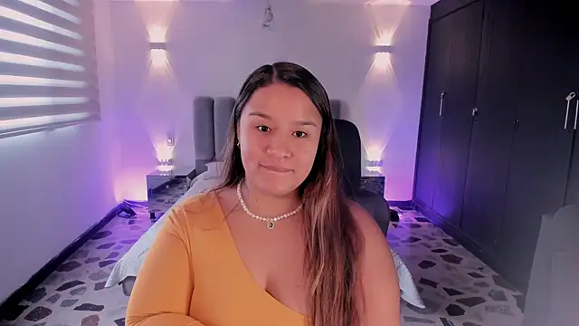 Snapshot of ElaBourn_ chatting on 09-19-25, 12:39 ElaBourn  online show from 09-19-25, 12:39