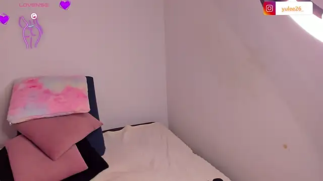 Brandy brown  online show from 09-30-25, 12:15