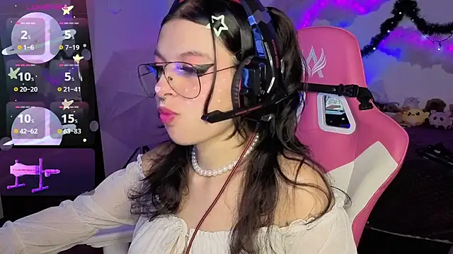 Snapshot of larah_uwu chatting on 12-14-25, 07:07 larah uwu online show from 12-14-25, 07:07