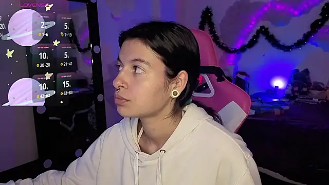 Snapshot of larah_uwu chatting on 01-06-26, 07:17 larah uwu online show from 01-06-26, 07:17