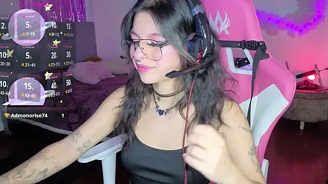 Snapshot of larah_uwu chatting on 01-15-26, 07:17 larah uwu online show from 01-15-26, 07:17