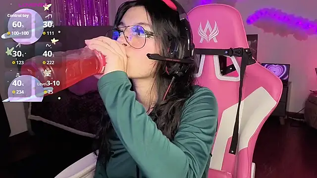 Snapshot of larah_uwu chatting on 01-16-26, 07:29 larah uwu online show from 01-16-26, 07:29