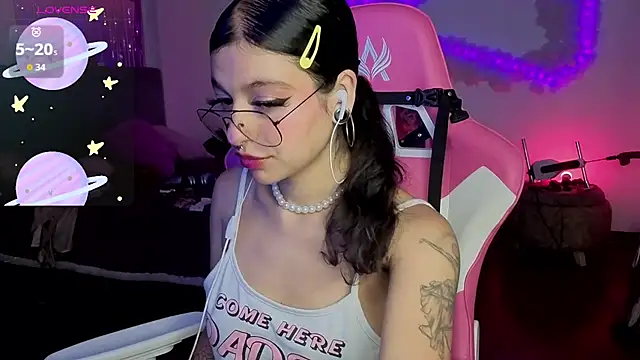 Snapshot of larah_uwu chatting on 02-03-26, 07:30 larah uwu online show from 02-03-26, 07:30