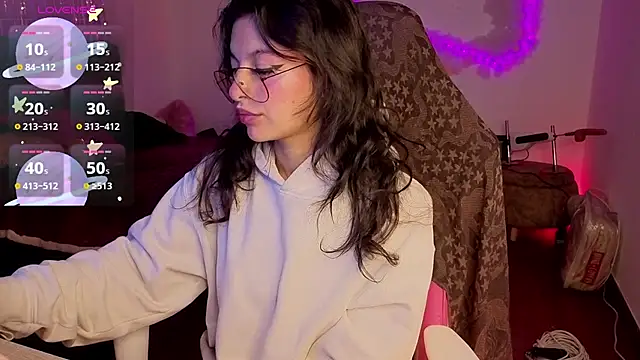 Snapshot of larah_uwu chatting on 02-24-26, 07:56 larah uwu online show from 02-24-26, 07:56