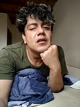 Snapshot of Yordan_chubbyhot chatting on 10-19-25, 12:28 Yordan chubbyhot online show from 10-19-25, 12:28
