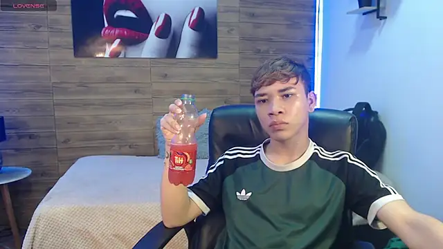 nathanclay online show from 02-11-26, 03:22