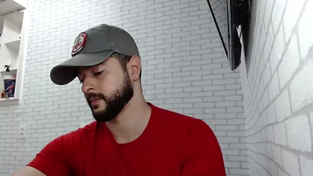 Snapshot of BombeiroHotx chatting on 11-26-25, 01:06 BombeiroHotx online show from 11-26-25, 01:06