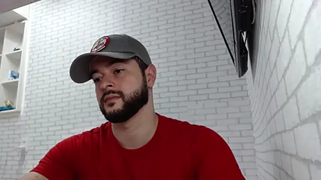 Snapshot of BombeiroHotx chatting on 12-22-25, 05:32 BombeiroHotx online show from 12-22-25, 05:32