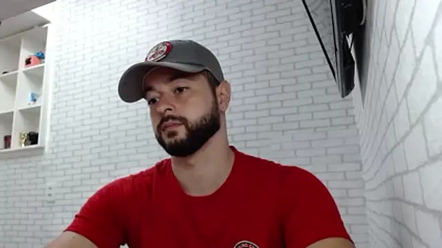 Snapshot of BombeiroHotx chatting on 01-09-26, 06:21 BombeiroHotx online show from 01-09-26, 06:21