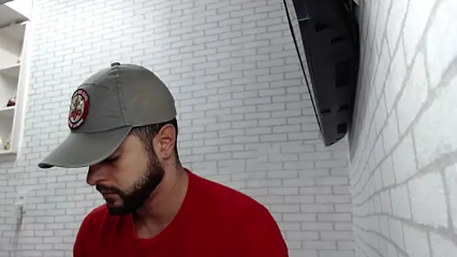 Snapshot of BombeiroHotx chatting on 02-11-26, 10:37 BombeiroHotx online show from 02-11-26, 10:37