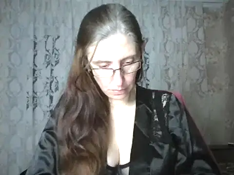 CandiCole online show from 12-14-25, 04:40