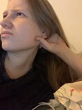 Snapshot of Leya_F chatting on 09-13-25, 07:35 Leya F online show from 09-13-25, 07:35