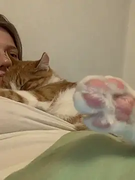 Snapshot of Leya_F chatting on 09-25-25, 06:44 Leya F online show from 09-25-25, 06:44