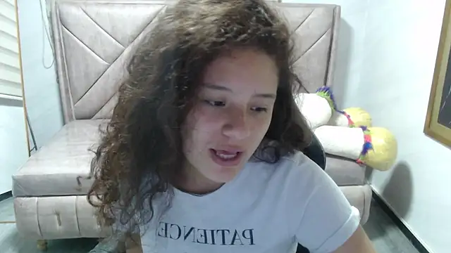 Velvet Moon V online show from 10-27-25, 01:04